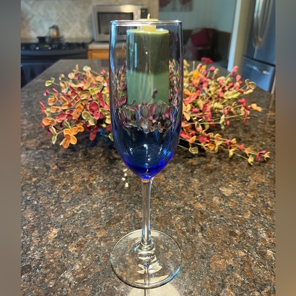Set of Four-NWT-Blue Champagne Glasses - Picture 2 of 4